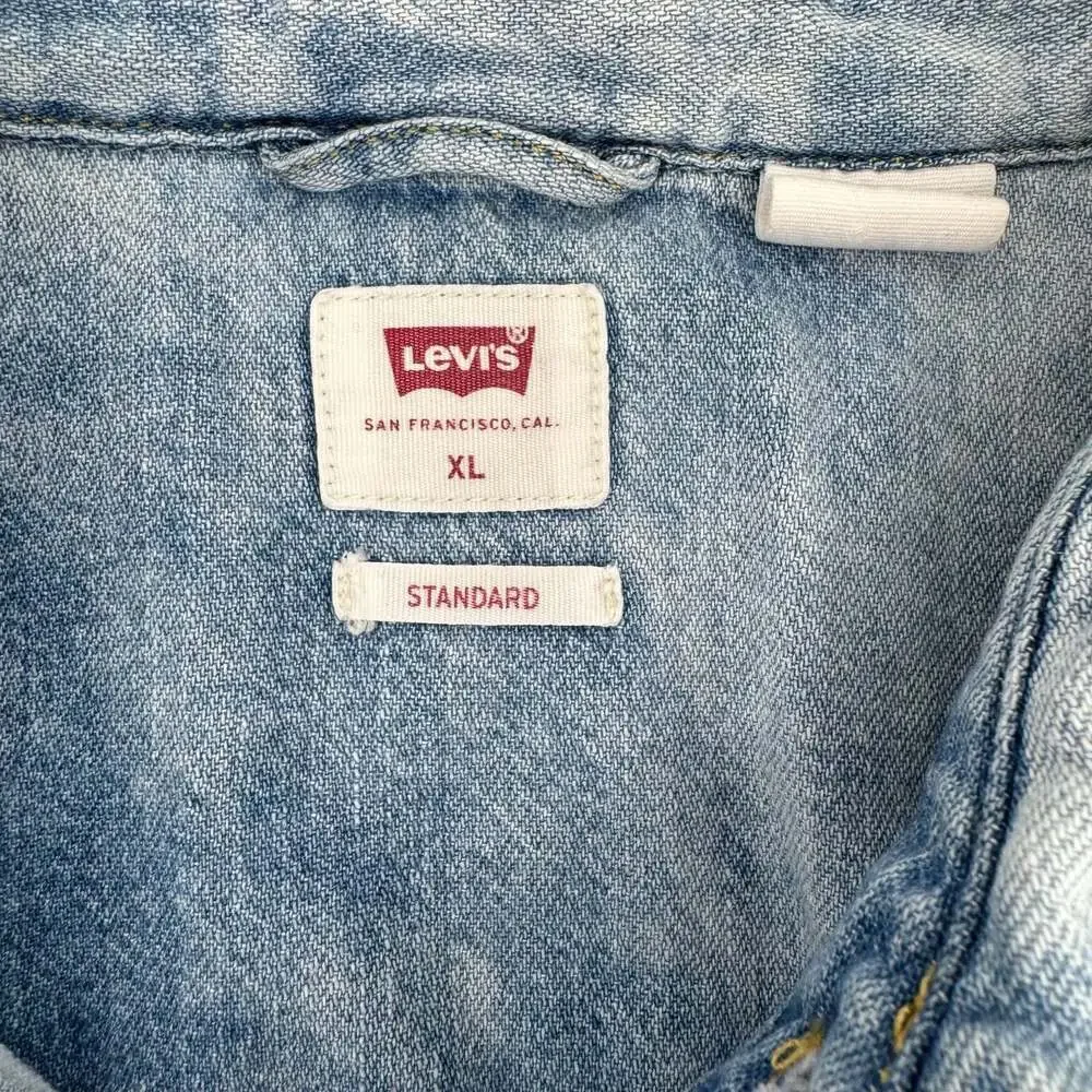 Levi's Classic Western Standard Fit Denim Shirt - Light Wash - XL